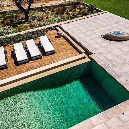 Elia By Mykonian Kazarte *